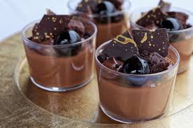 آموزش و طرز تهیه فرنی شکلاتی بسیار خوشمزه