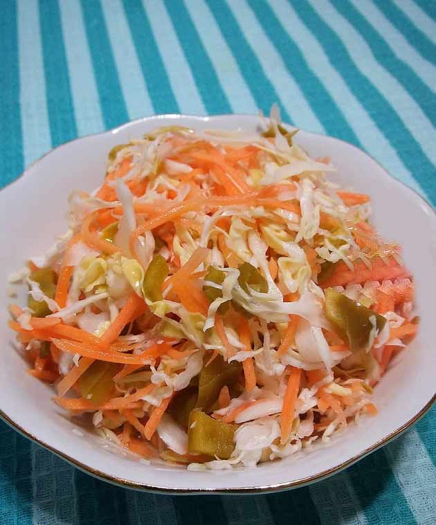 یک ترشی متفاوت و خاص برای روز های سرد زمستونی | طرز تهیه ترشی کلم سفید باطعمی عالی + ویدیو