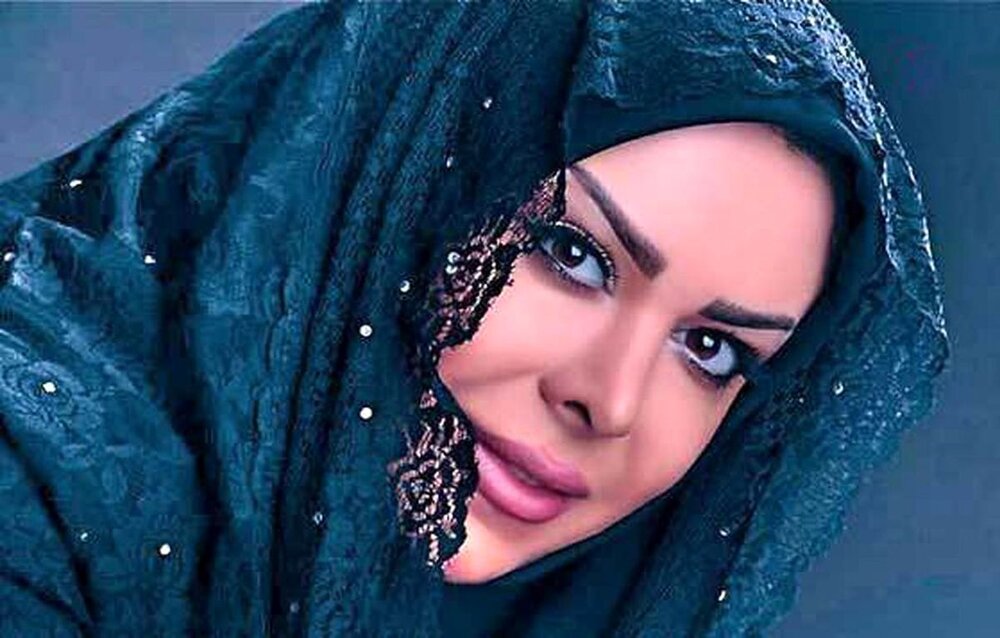 فیلم جنجالی دیدار عاشقانه فلور نظری با پسرش در فرودگاه | عکسهای فلور نظری در خارج
