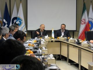 مدیران روابط عمومی تلاش کنند تا مردم نسبت به عملکرد شرکت های بیمه آگاه شوند