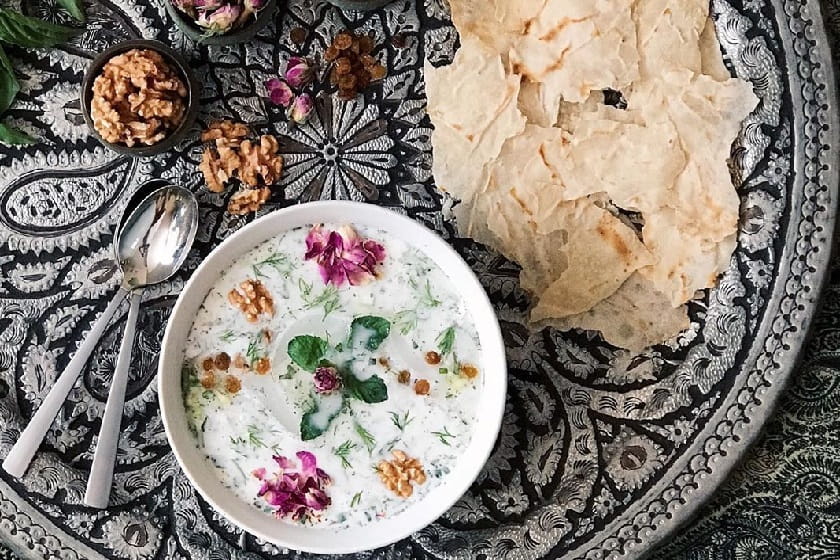 طرز تهیه آب دوغ خیار ساده خانگی + نکات طلایی