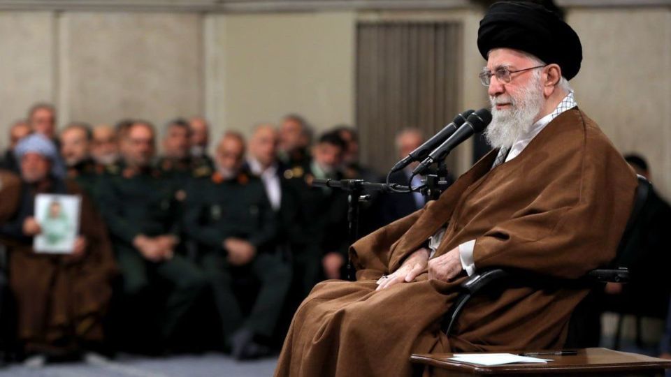 رهبر انقلاب: شرارت دو شب پیش رژیم صهیونیستی نه باید بزرگنمایی شود و نه کوچک‌انگاری
