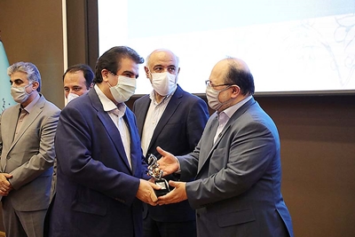 دریافت نشان درخشان "جهش تولید" و " بهره وری سازمان" توسط بانک رفاه کارگران
