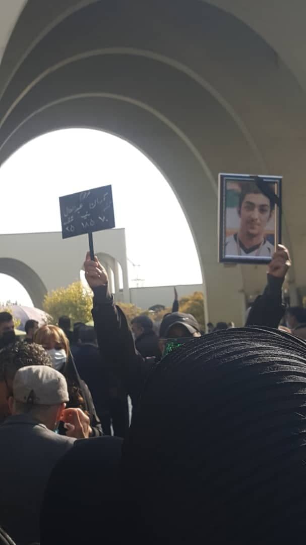 حضور هنرمندان در مراسم تشییع آرمان عبدالعالی | تصاویر از تشییع جنازه آرمان عبدالعالی