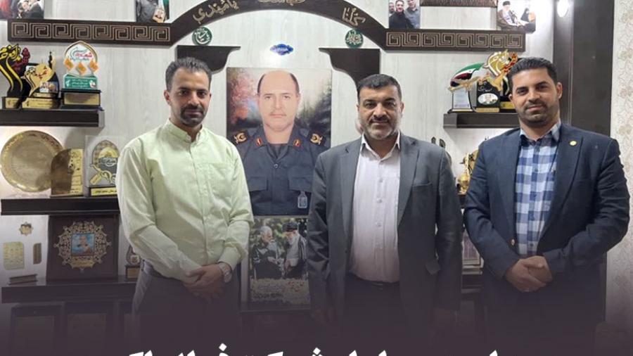  دیدار مدیرعامل شرکت فولاد اکسین خوزستان با خانواده شهید مدافع حرم