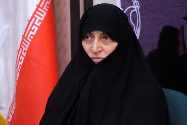 حمایت از زنان و خانواده از اولویت‌های دولت آینده باشد