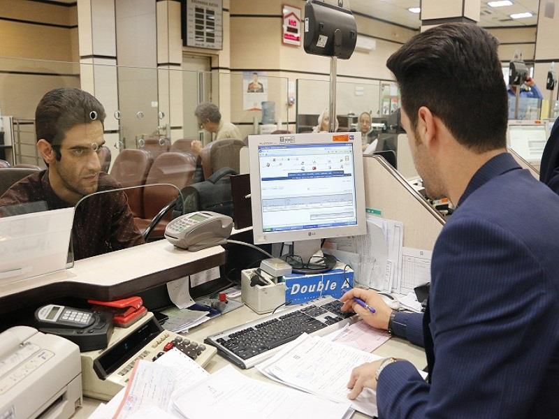 بازدید مدیر عامل بانک مسکن از شعبه توانیر ولیعصر (عج)

