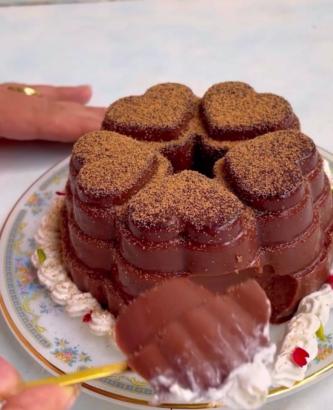 یک  دسر ساده خوشمزه شکلاتی و سریع درست کن | طرز تهیه دسر شکلاتی فقط با سه مواد خوراکی
