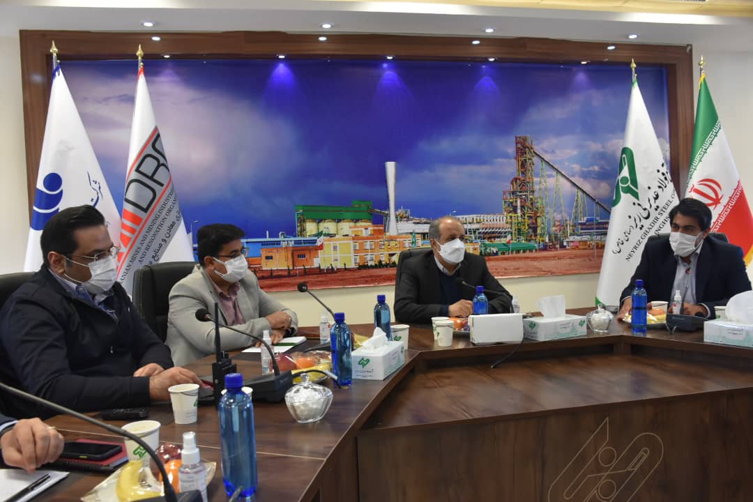 برنامه ریزی برای توسعه صنایع پایین دست در فولاد نی ریز
