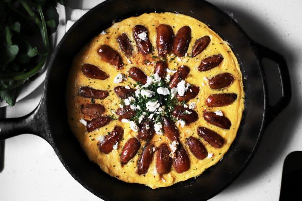 برای سحری ماه رمضان یک غذای مقوی درست  کن | طرز تهیه املت خرما خوشمزه با طعمی عالی