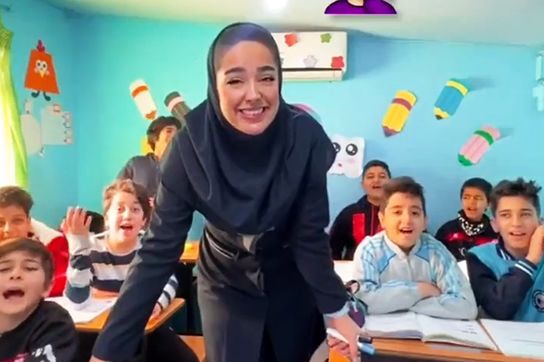 سورپرایز تیم نساجی برای معلم اخراجیِ قائمشهری  |  گنگستر شهر آمل  بر سکوی موفقیت 