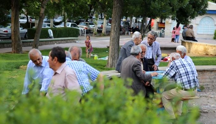 خبرخوش برای بازنشستگان | بازنشستگان منتظر افزایش حقوق خود باشند