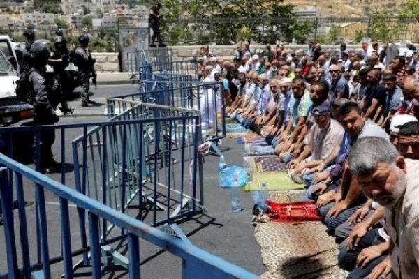 حمله نظامیان صهیونیست به نمازگزاران در مسجدالاقصی