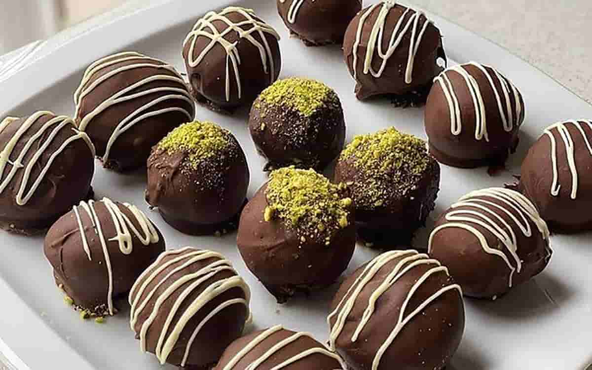 یک دسر ساده و خوشمزه برای عید | دستور تهیه ترافل شکلاتی خوشمزه