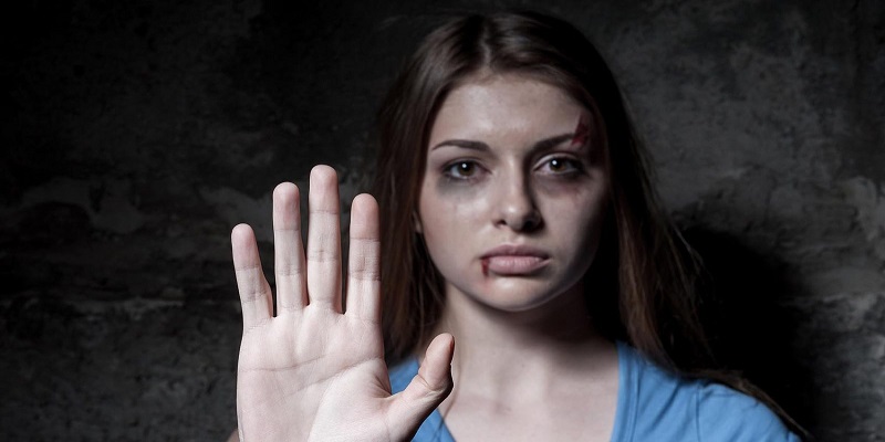 تجاوز وحشتناک سه مرد به زن دستفروش در قهوه خانه + جزئیات