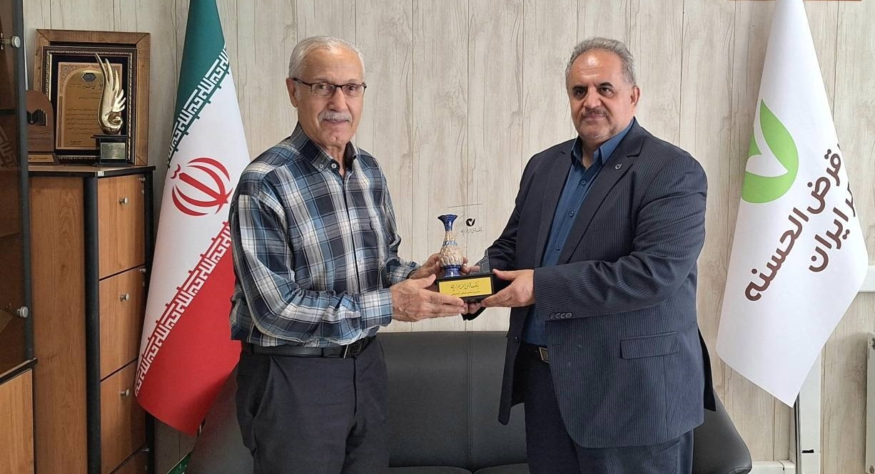 مربی پیشکسوت فوتبال مشتری بانک قرض الحسنه مهر ایران شد

