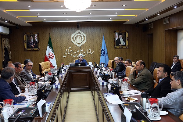 زحمات و تلاش‌های ارزشمند و توام با فداکاری کارکنان بیمارستان‌ها و مراکز درمانی را ارج می‌نهیم