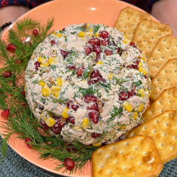 طرز تهیه سالاد مرغ و انار زمستانی برای ناهار و شام