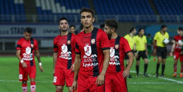 اسپانسر پرسپولیس قراردادش را با باشگاه تعلیق کرد