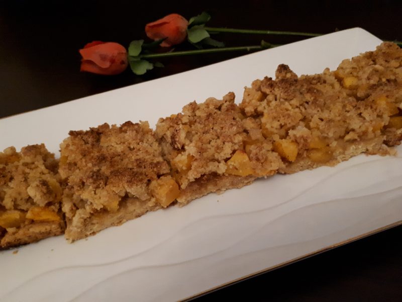 طرز تهیه کرامبل هلو نرم و خوش طعم با فیلینگ مخصوص به روش قنادی