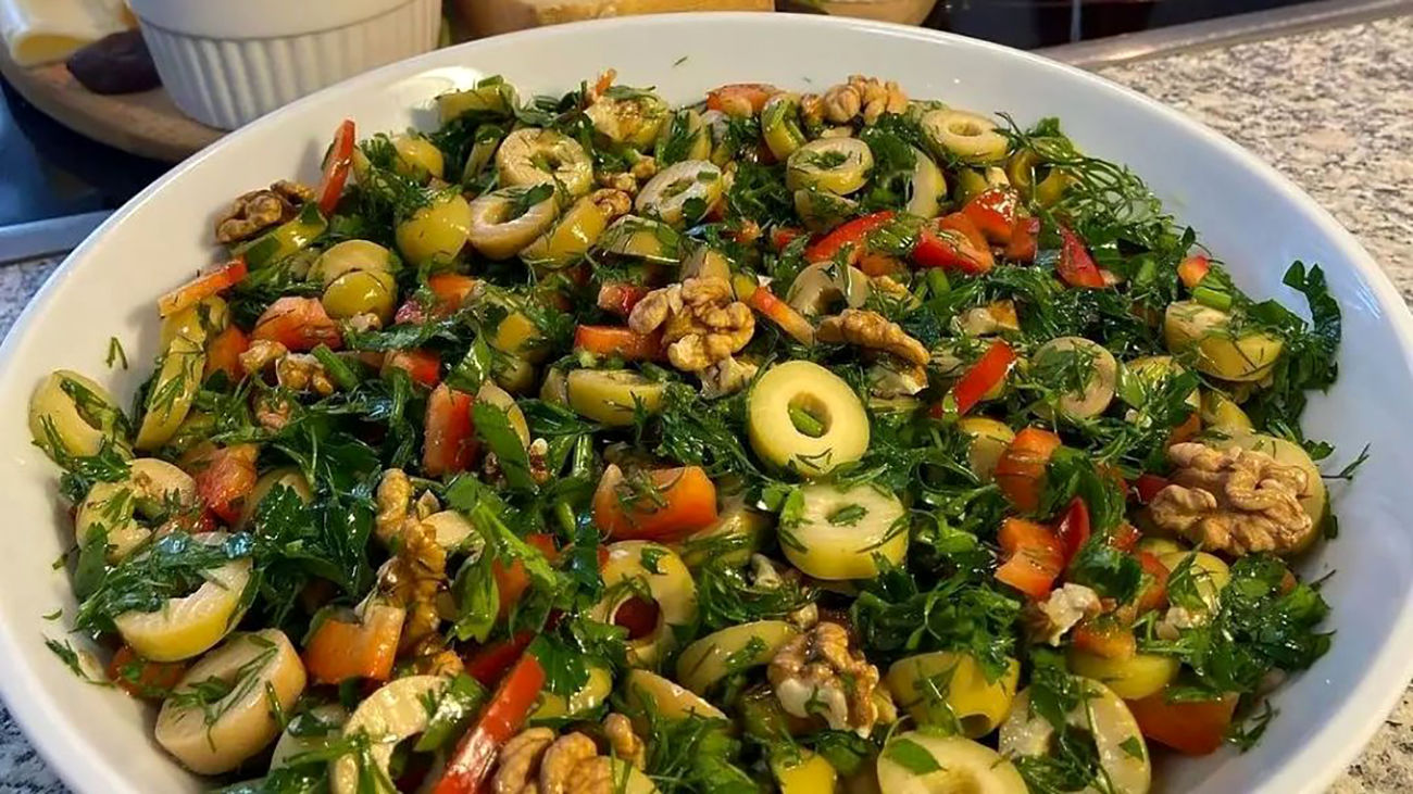 به همین راحتی ده تا سالاد شیک و خاص درست کن 