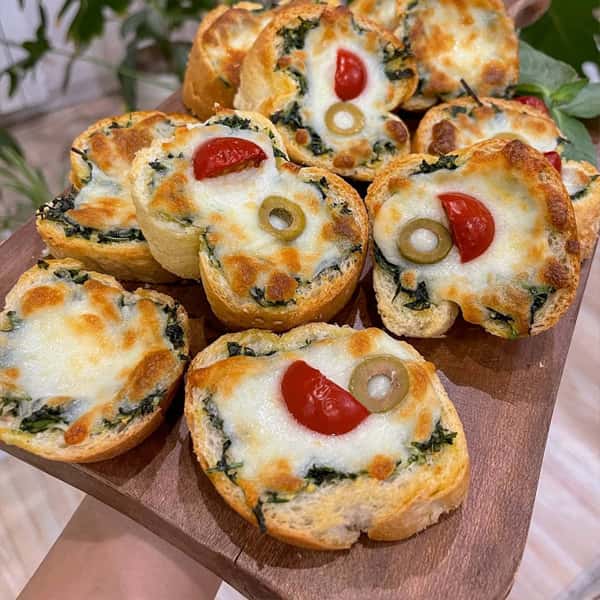یک غذای فوق العالده خاص برای شب یلدا آماده کن | طرز تهیه نان پیتزایی با طعمی معرکه  + فیلم 
