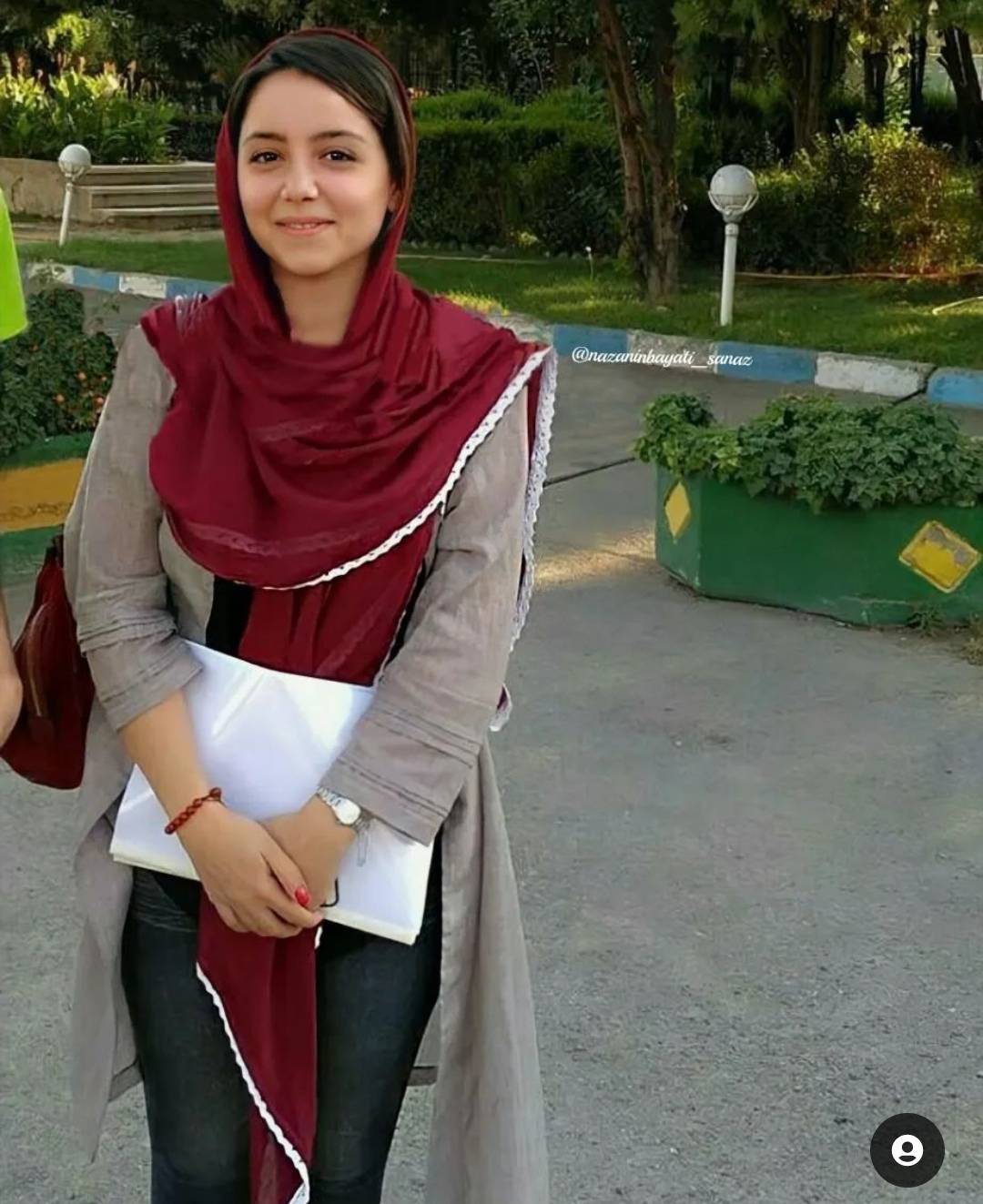 عکسی از حضور نازنین بیاتی در مراسم آتیلا پسیانی 
| این عکس نازنین بیاتی غوغا به پا کرد