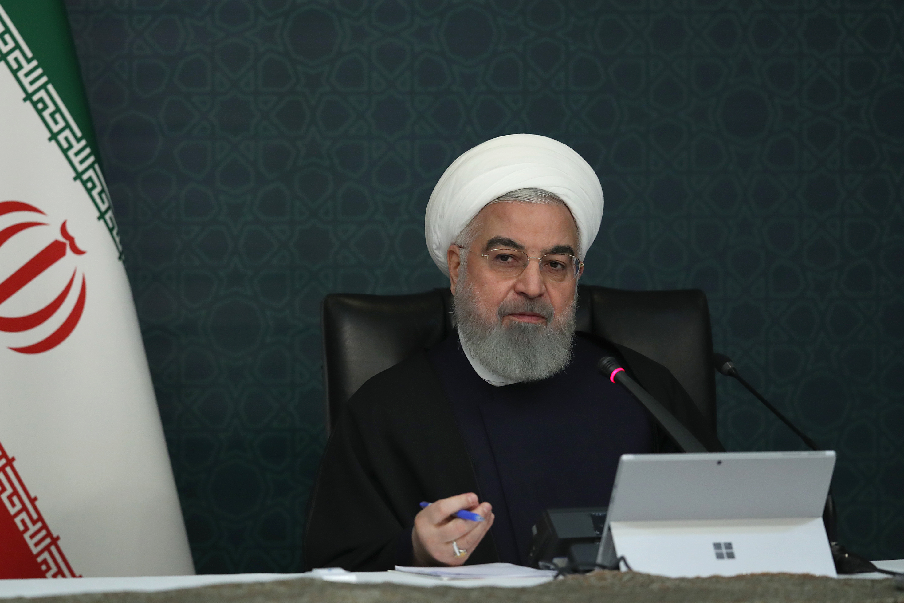 درخواست برداشت یک میلیارد دلار از صندوق توسعه ملی برای مقابله با کرونا/ حدود ۲۰ هزار تخت بیمارستانی خالی داریم