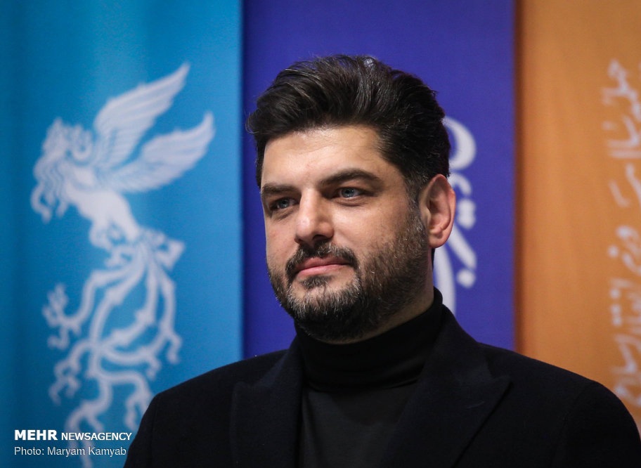 رنگ موی غیر طبیعی سام درخشانی در تهران | جلف بازی های سام درخشانی روی موتور