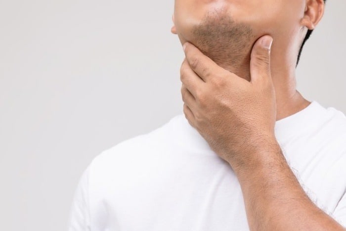 تعبیر خواب بریدن گلو: بررسی معانی و تفاسیر روان‌شناختی و فرهنگی

