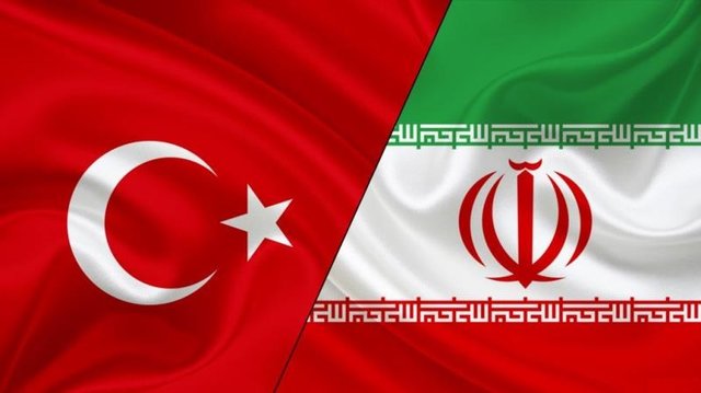 اولین محموله دارویی از مرز بازرگان وارد کشور شد