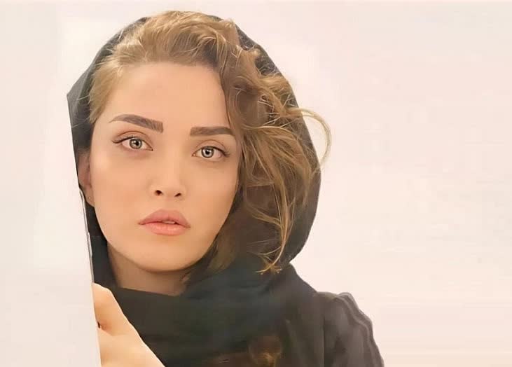 فخرفروشی بهنوش طباطبایی با ساعت گران قیمتش / حاشیه های خانم بازیگر تمامی ندارد