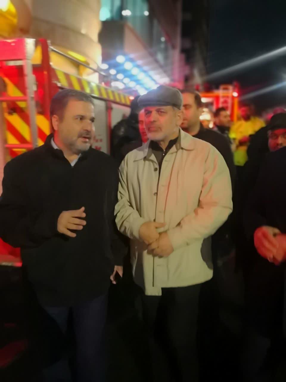 حضور مدیرعامل بیمه ایران در محل آتش سوزی بیمارستان گاندی 