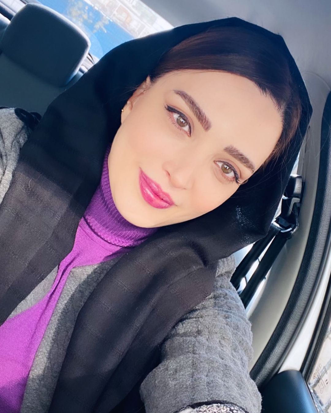 بهنوش طباطبایی در ماشین میلیاردی اش | عکس های بهنوش طباطبایی