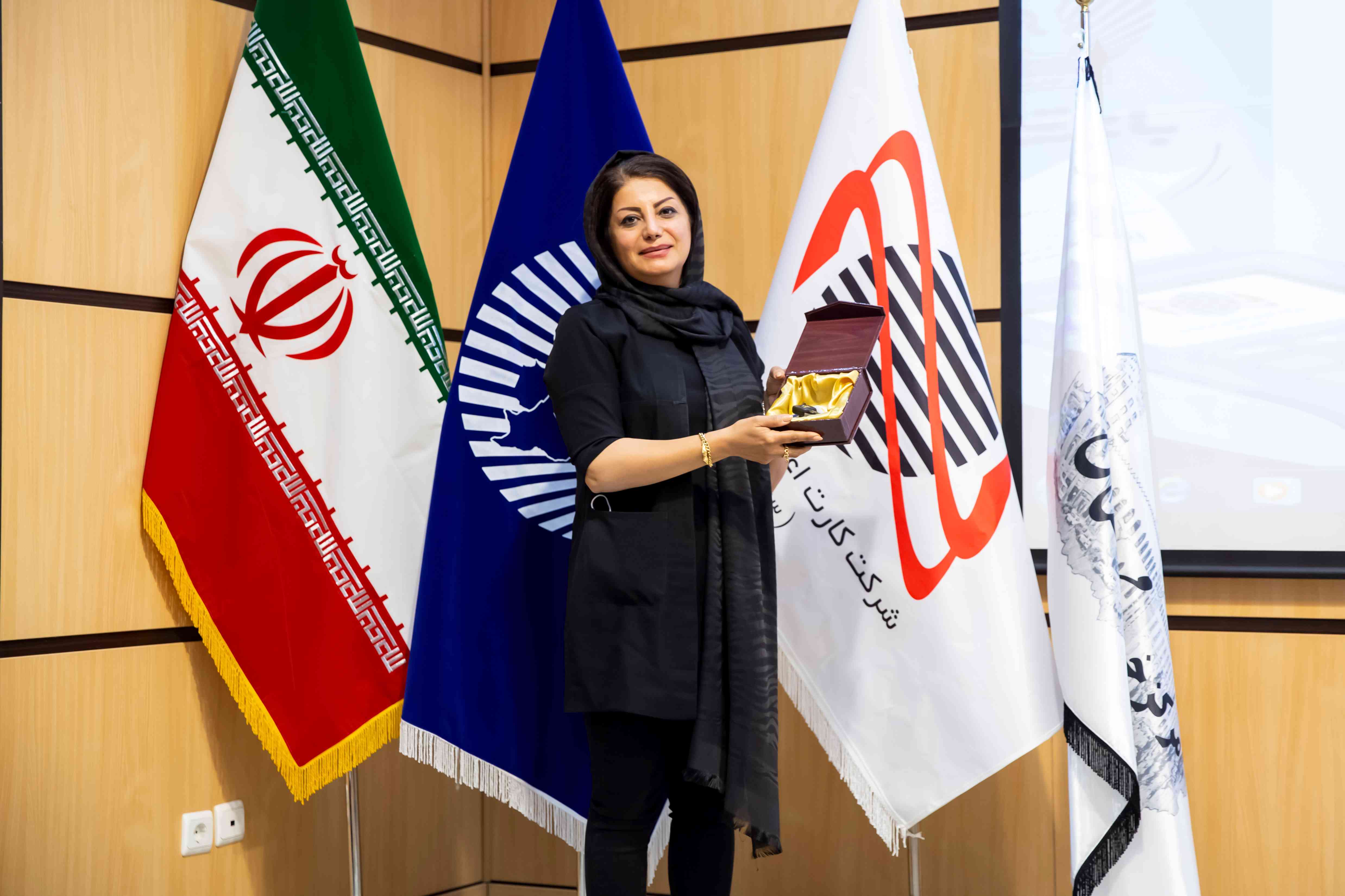 حیات غیبی برنده خودرو جشنواره طلایی بازار مهستان استان البرز
