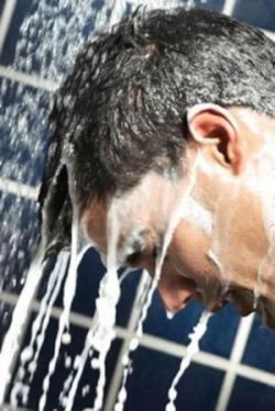 چه زمانی باید از نرم کننده مو در حمام استفاده کنیم؟