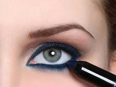 سرمه بهتر است یا خط چشم؟
