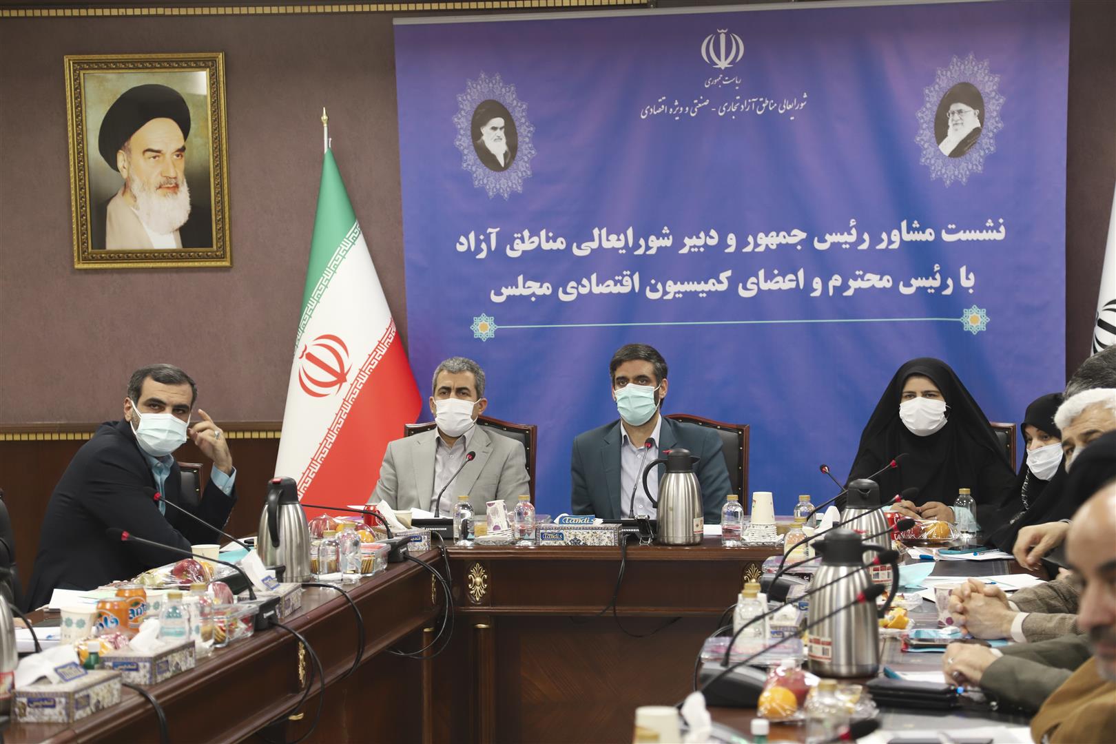 همکاری نزدیک دولت و مجلس مشکلات فعالان اقتصادی مناطق آزاد را حل می کند