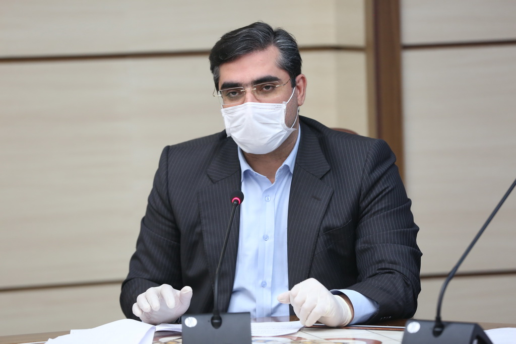 بررسی چالش های تولیدکنندگان سموم با حضور معاون امور صنایع
