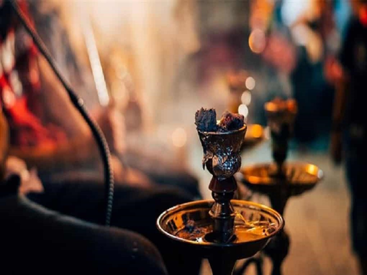 راه‌های انتقال کرونا؛ از دستگیره در تا قلیان قهوه خانه‌ها