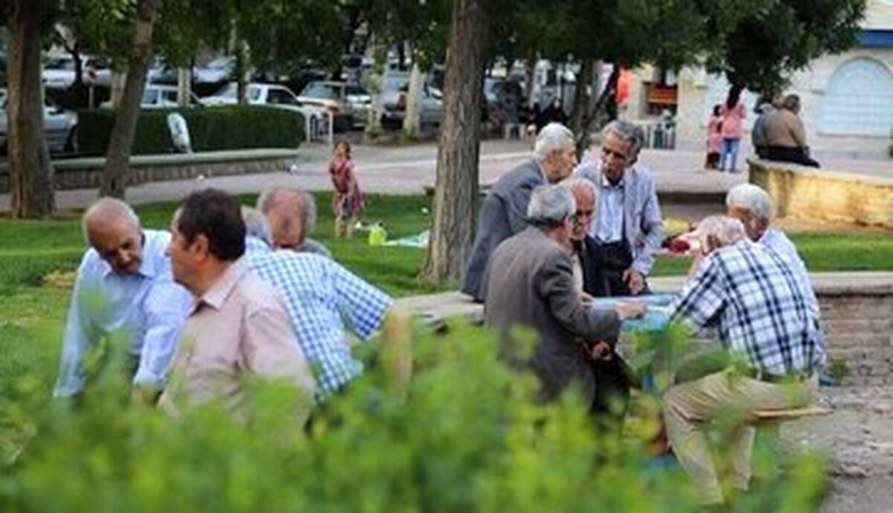 بازنشستگان بخوانند | چرا حقوق بازنشستگان در فروردین افزایش نیافت ؟