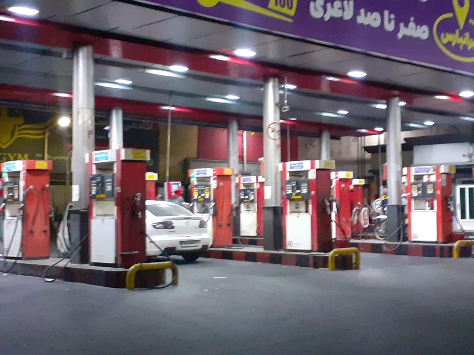 فارس مشکل تامین بنزین ندارد