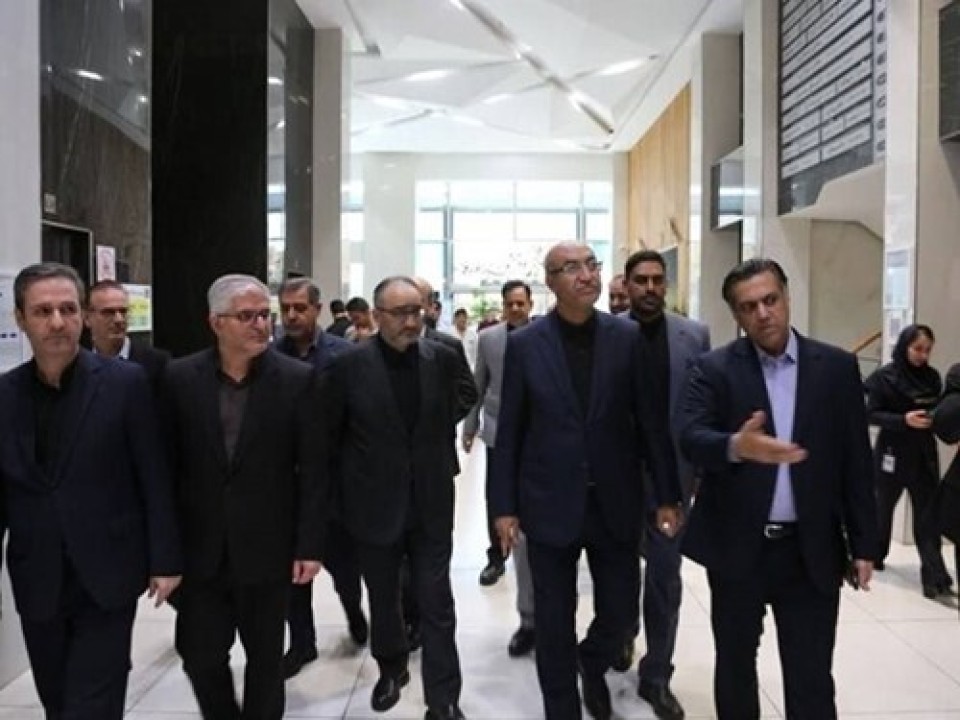 بازدید استاندار کرمانشاه به همراه دکتر پرتوافکنان از بیمارستان حکیم