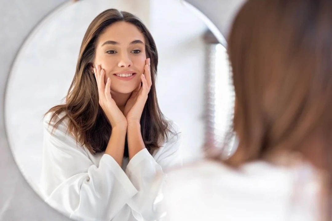 روتین پوستی از پیری زودرس جلوگیری می‌کند؟ + راهکارهای مؤثر برای حفظ جوانی پوست