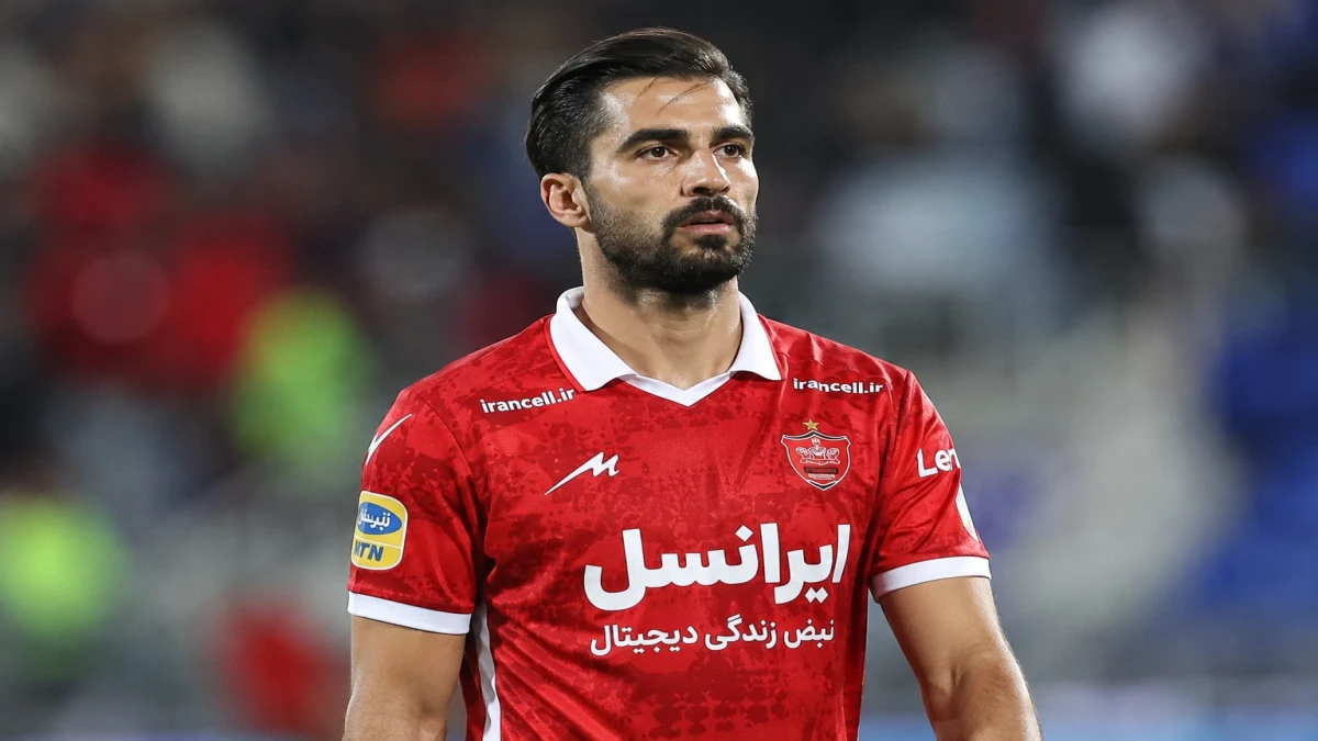 بمب استقلال منتفی شد؟ | آخرین خبر از انتقال رضا شکاری به جمع آبی‌ها