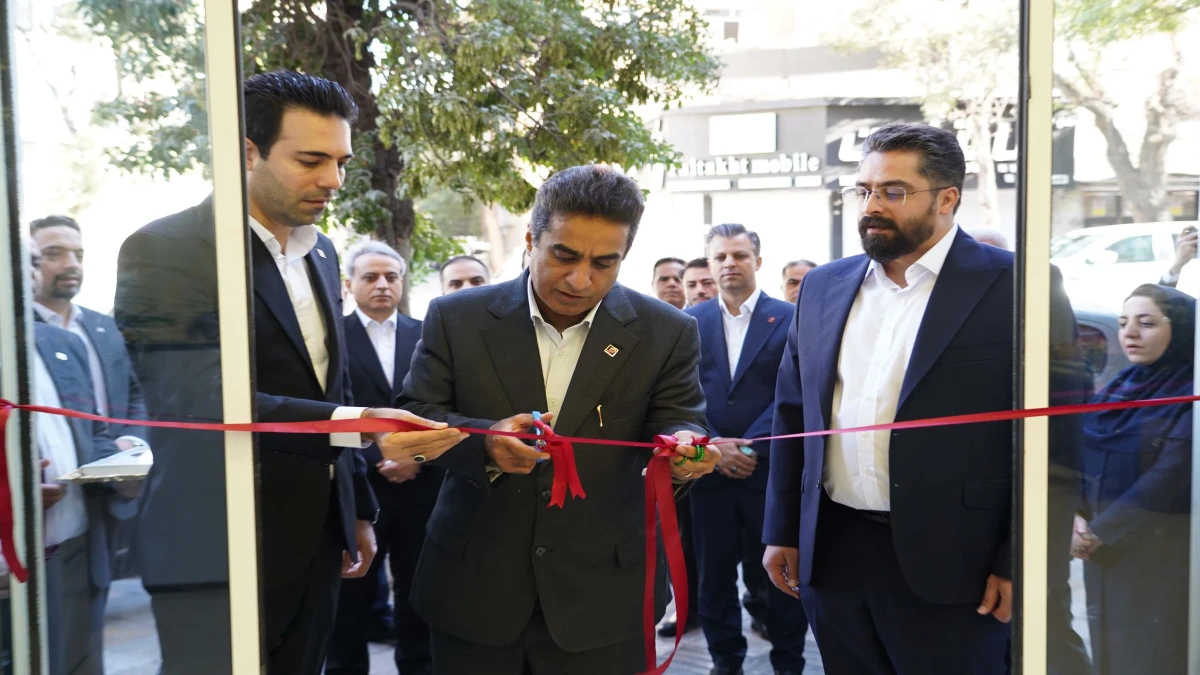 فصل تازه خدمت‌رسانی بانک شهر به شهروندان با افتتاح «شعبه نازی‌آباد»