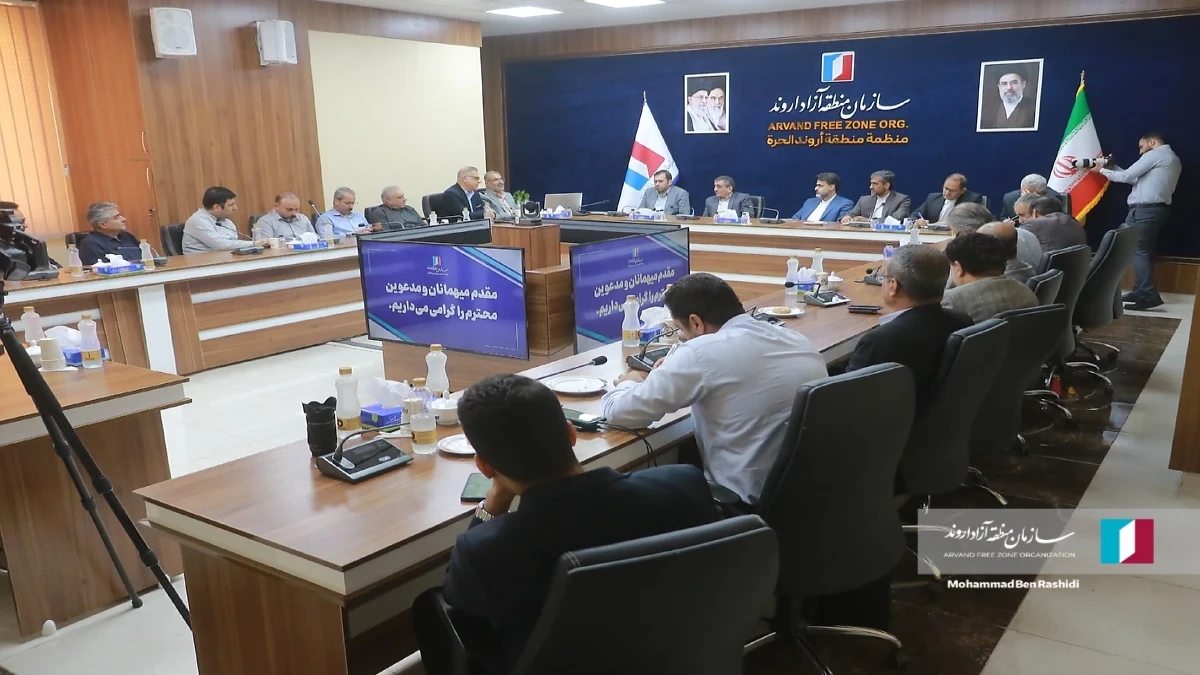 نشست سرکنسول ایران در بصره با مدیرعامل منطقه آزاد اروند و فعالان اقتصادی