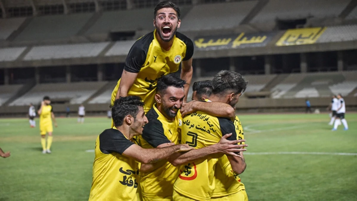 باخت سنگین فجرسپاسی مقابل سپاهان