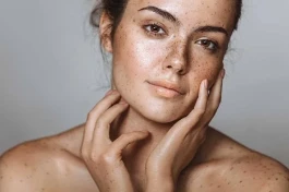 ملاسما چیست؟ دلیل لک‌های تیره صورت که بیشتر زنان را درگیر می‌کند
