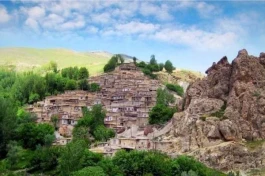 قوزلو؛ روستایی که خانه‌هایش پله‌پله به آسمان می‌روند